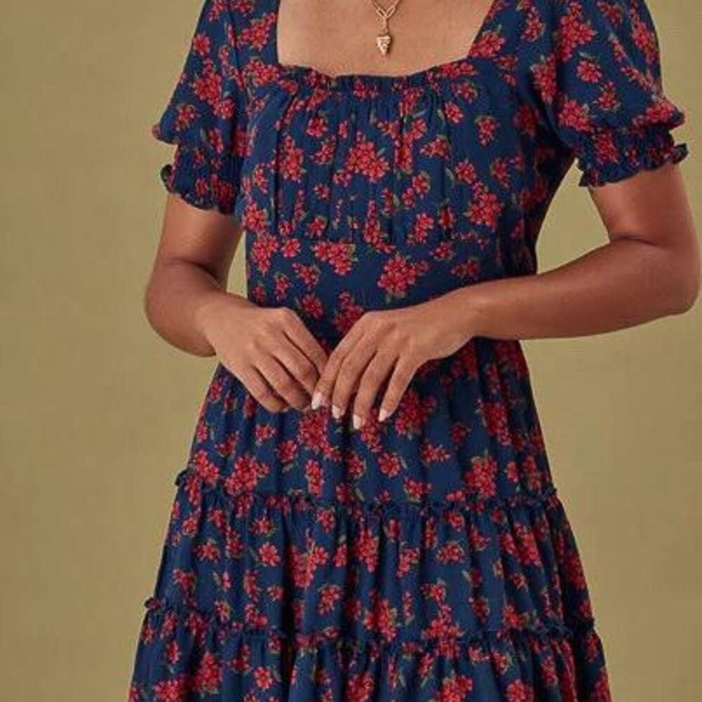 Francesca’s Blue Floral Dress NWT Size M Flowy Feminine